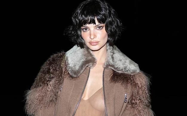 Emily Ratajkowski Debuts Wavy Banged Bob With Fuzzy Coat & Sharp Boots at Marc Jacobs Runway Show