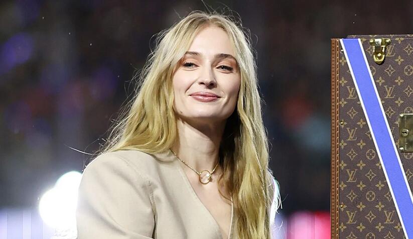 Sophie Turner Gleams in Louis Vuitton Boots to Present the Webb Ellis Cup at the 2023 Rugby World Cup